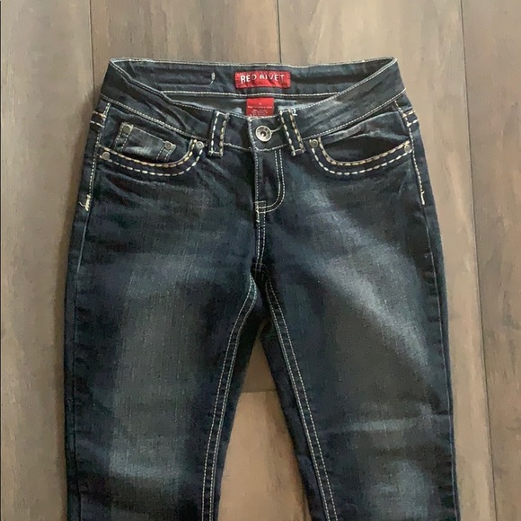 Red Rivet jeans - Picture 2 of 10